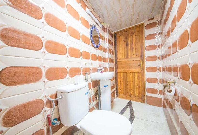 标准三人间, Riad Haddaji Fes