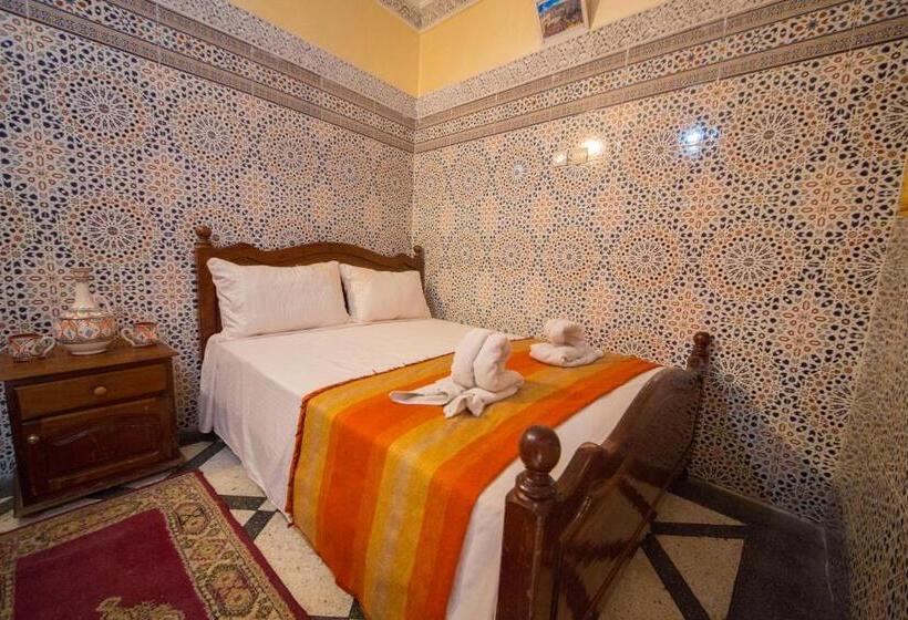 标准三人间, Riad Haddaji Fes