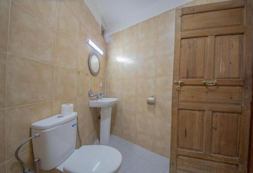 标准四人间共用浴室, Riad Haddaji Fes