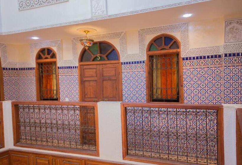 标准四人间共用浴室, Riad Haddaji Fes