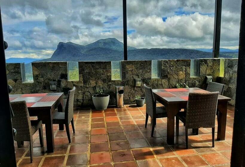 Люкс с Балконом, Fort Windshire