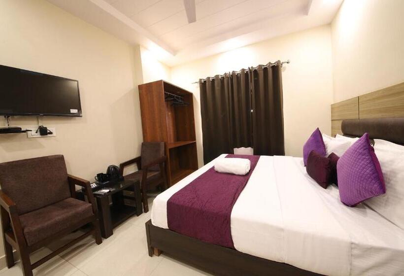 غرفة ديلوكس, Perfect Stayz Dwarkesh Hotel Near Haridwar Railway Station
