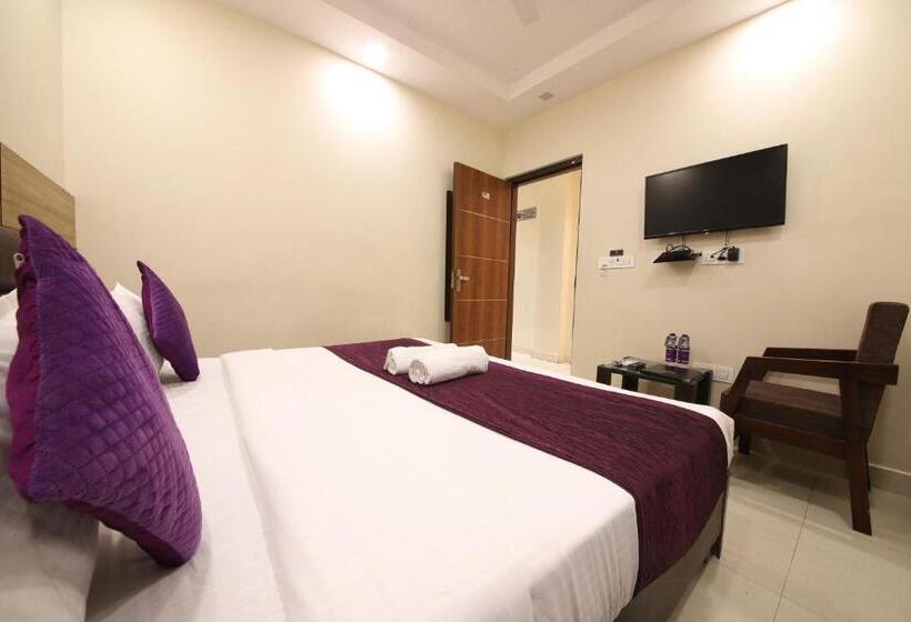 غرفة ديلوكس, Perfect Stayz Dwarkesh Hotel Near Haridwar Railway Station