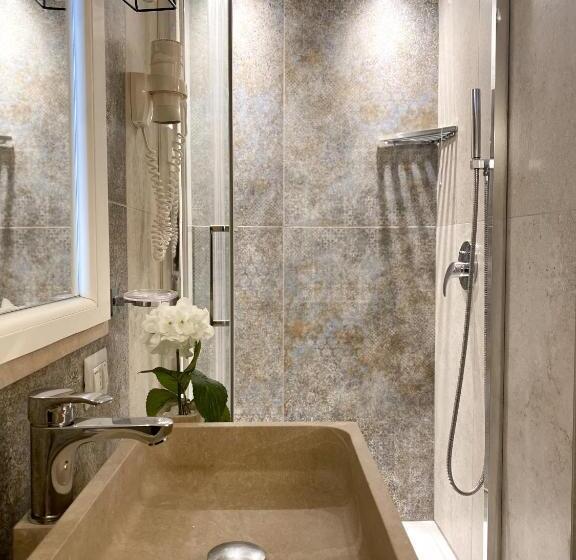 اتاق پریمیوم چهارنفره, Affittacamere La Magnolia