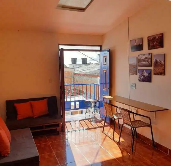 Chambre Standard, Km0 Hostel