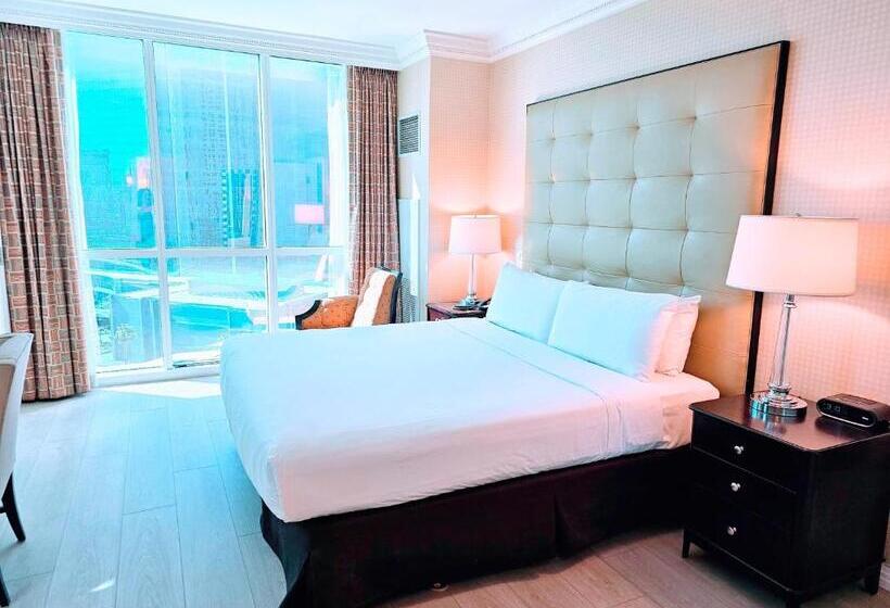 스위트, Strip & Sphere View   Separate Living Room   2 Full Bath   Full Kitchen   Balcony   900 Sqft   Mgm S