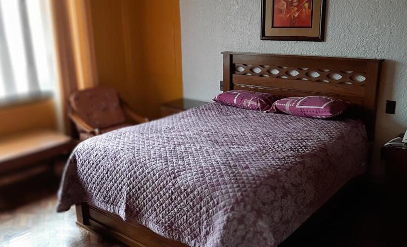 استودیوی لوکس, Hostal Río Ibare