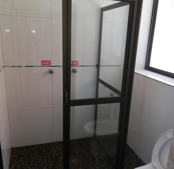 استودیوی استاندارد, Hostal Río Ibare
