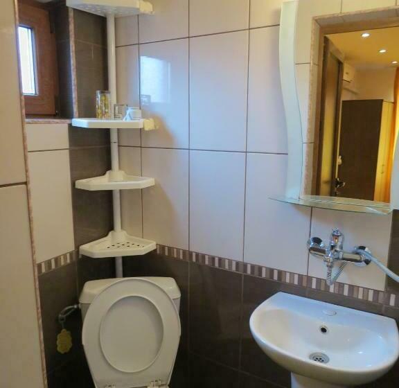 Quarto Estandar com Sacada, Family Hotel Lebed