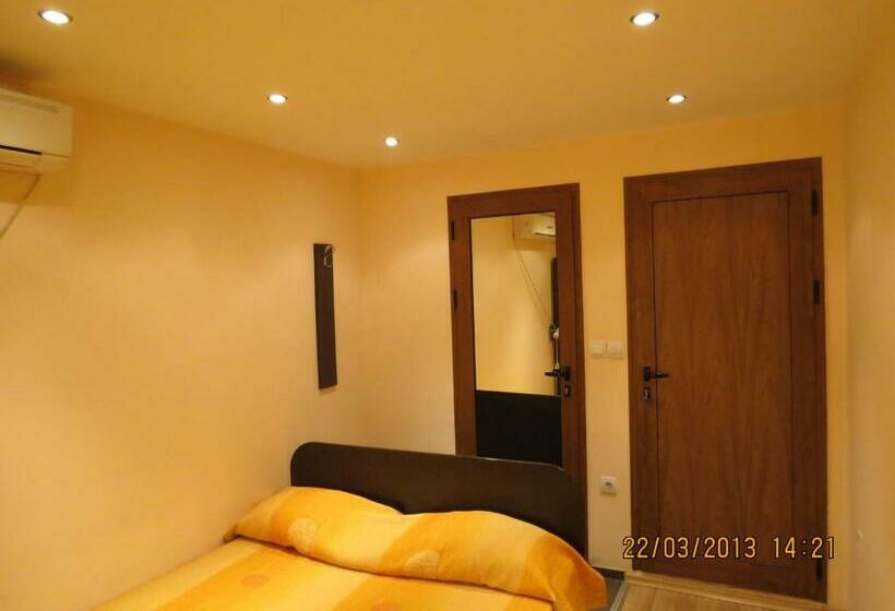 חדר סטנדרט עם מרפסת, Family Hotel Lebed