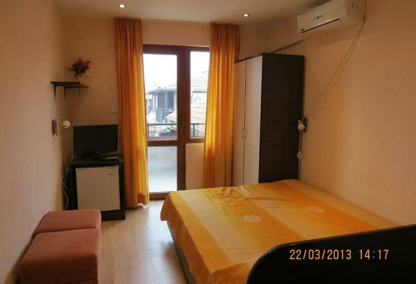 חדר סטנדרט עם מרפסת, Family Hotel Lebed