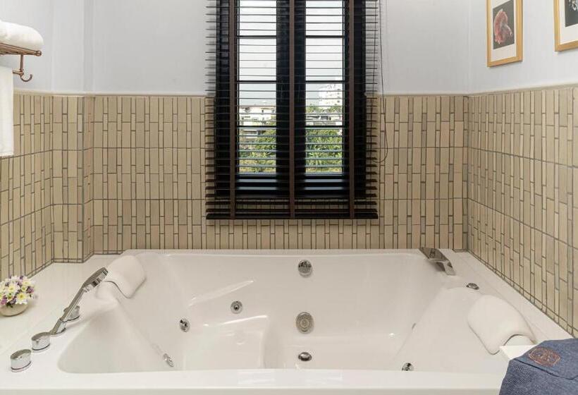 جناح جونيور, Buri Sriping Riverside Resort & Spa   Sha Extra Plus