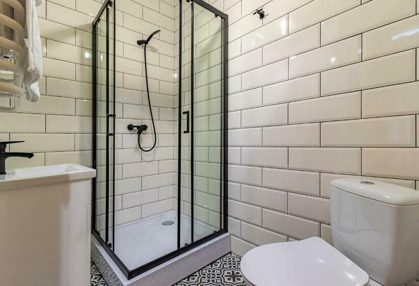 اتاق استاندارد, Comfort House