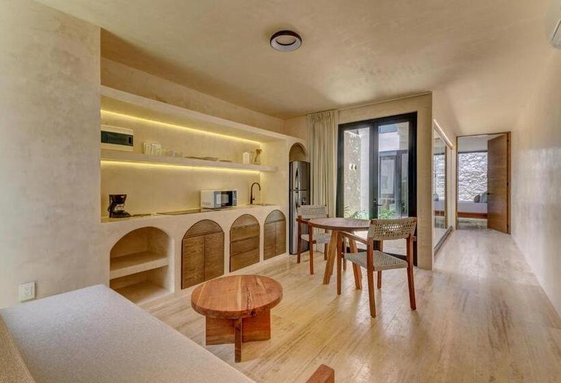 سوییت جونیور, Eterna Tulum