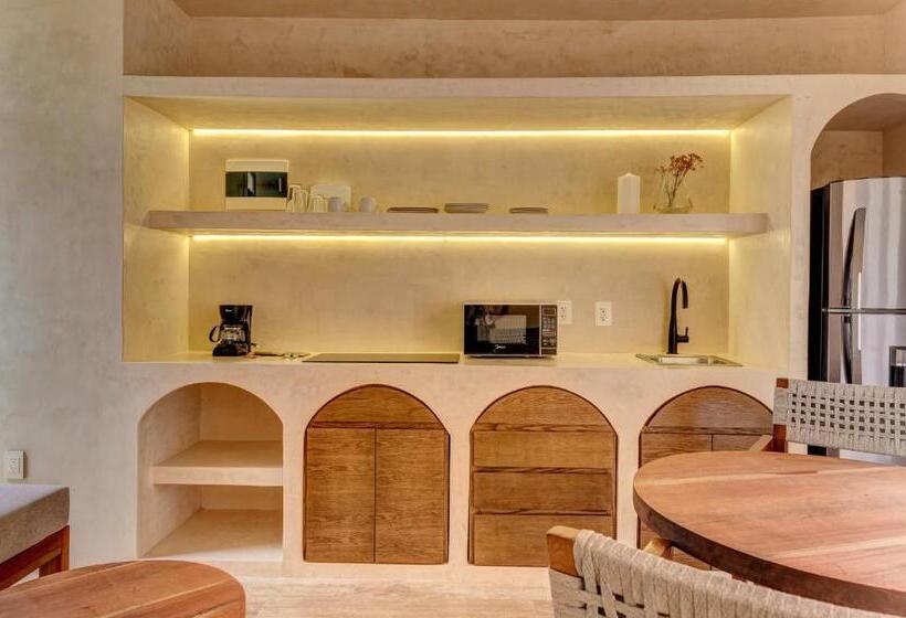 سوییت جونیور, Eterna Tulum