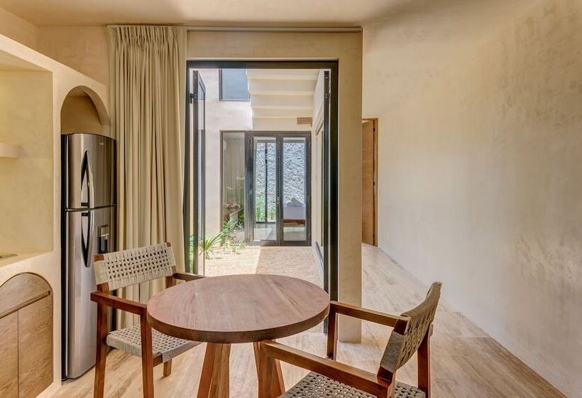 سوییت جونیور, Eterna Tulum