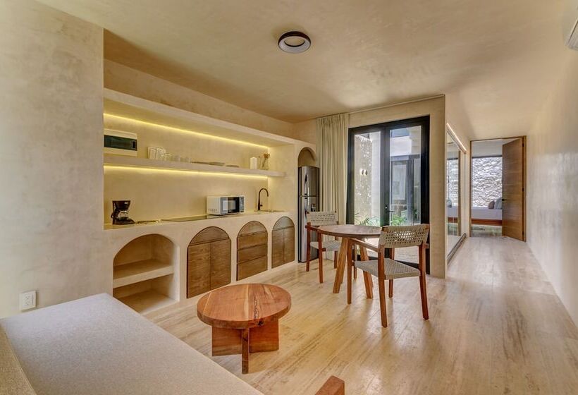 سوییت جونیور, Eterna Tulum