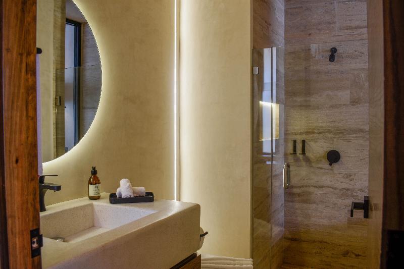 اتاق لوکس, Eterna Tulum