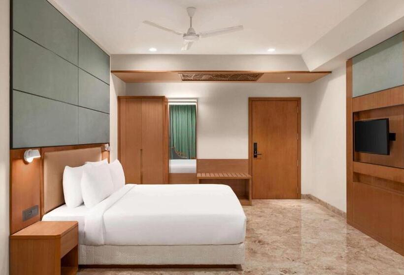 غرفة ديلوكس سرير كينج, Howard Johnson By Wyndham Udaipur Roop Nagar
