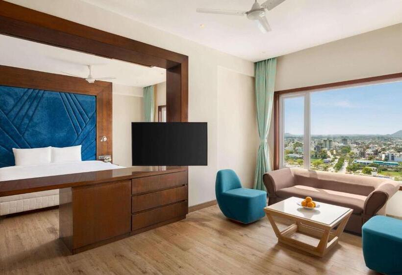 جناح جونيور, Howard Johnson By Wyndham Udaipur Roop Nagar