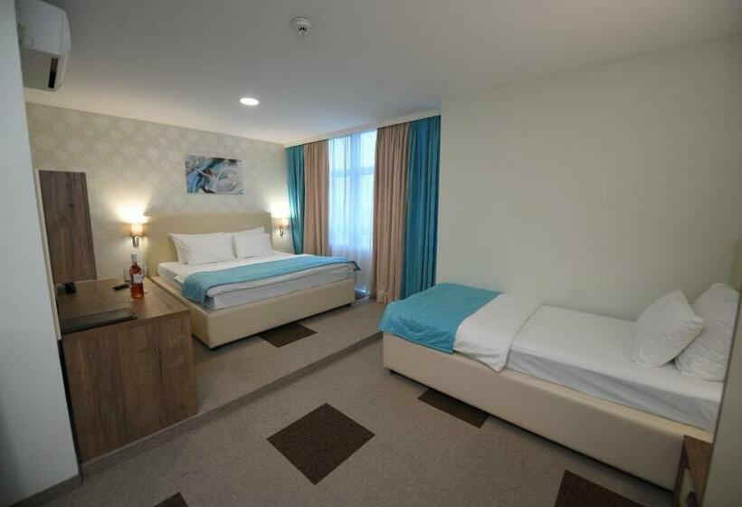 اتاق استاندارد سه نفره, Kole