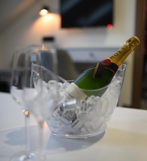 آپارتمان لوکس 1 خوابه, Kole