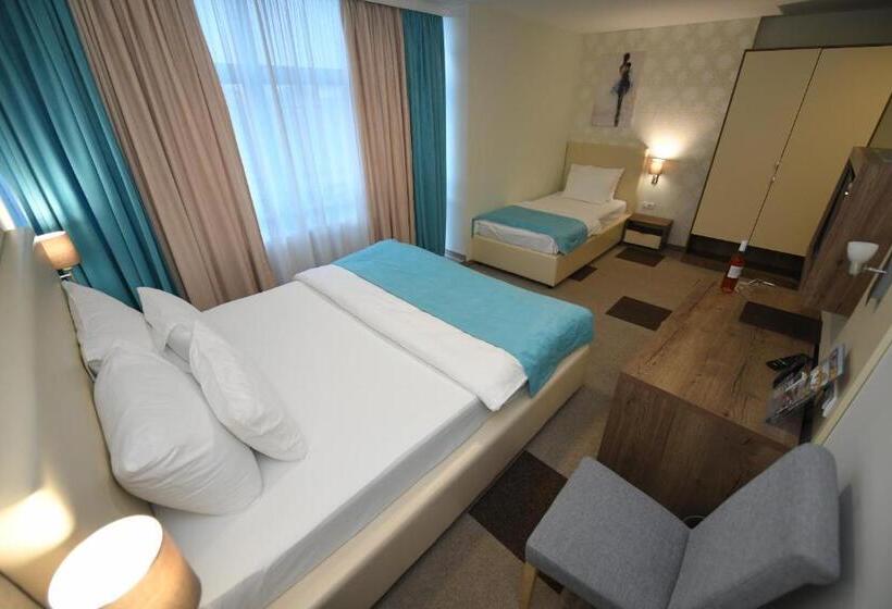 اتاق راحتی سه تخته, Kole