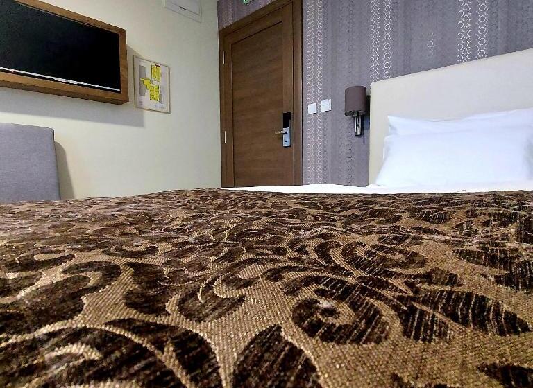 اتاق استاندارد یک نفره, Kole