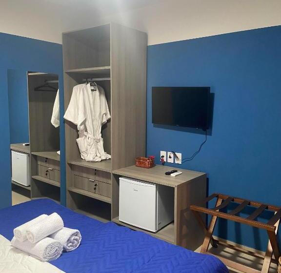 اتاق استاندارد سه تخته با سرویس بهداشتی مشترک, Caminho Da Praia Bg