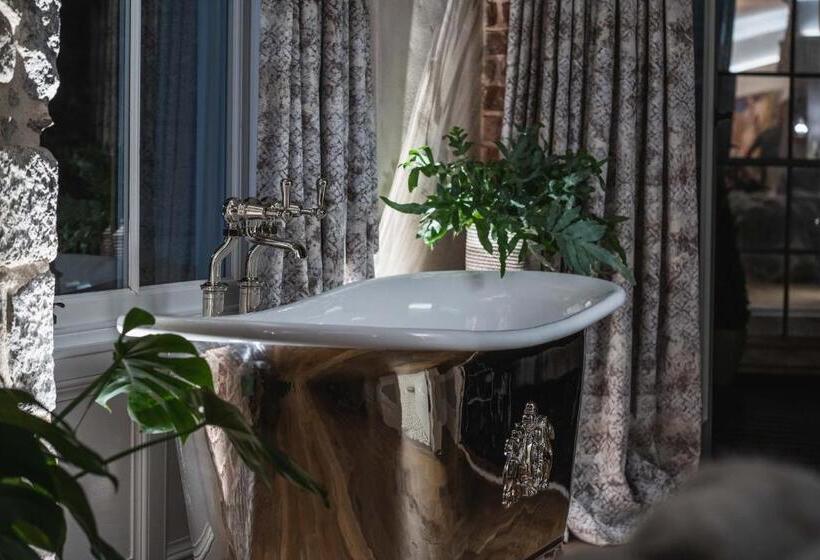 סוויטת ג'וניור עם מרפסת, Host St Ives