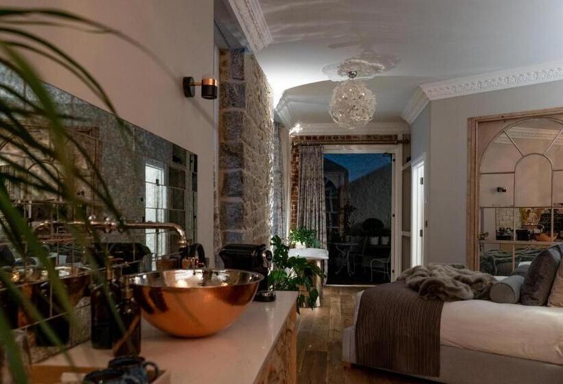 סוויטת ג'וניור עם מרפסת, Host St Ives