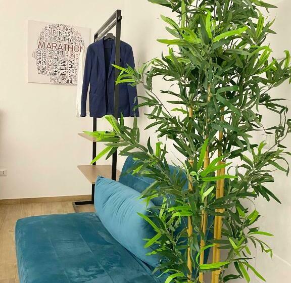 غرفة قياسية مزوَّدة بشُرفة, Run House 07 Rooms & Apartments