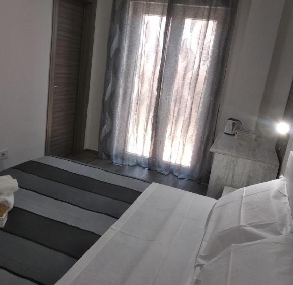 غرفة أساسية, B&b Domus Piedigrotta