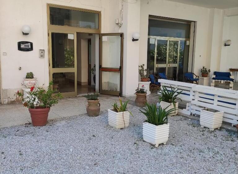 غرفة ديلوكس ذات إطلالة جانبية على البحر, B&b Domus Piedigrotta