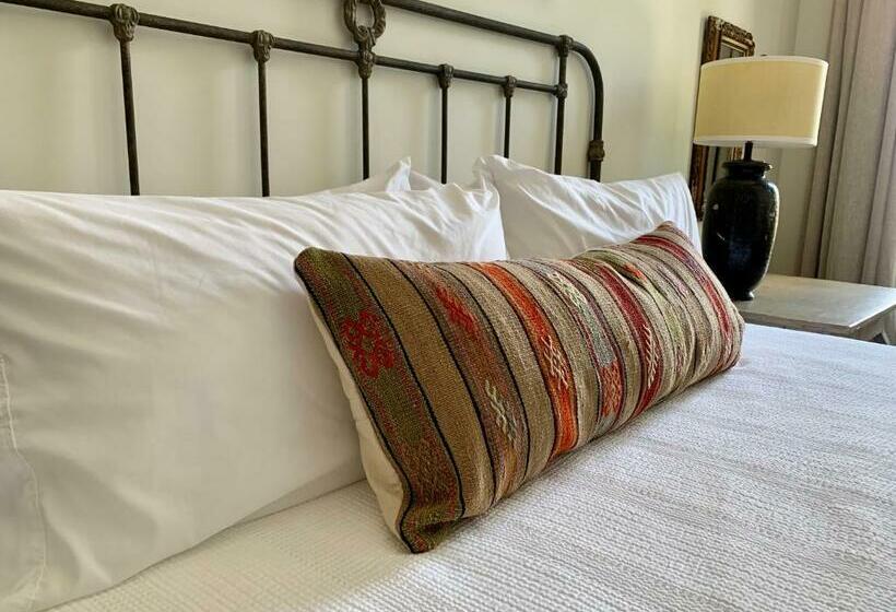 Люкс Deluxe Кровать Кинг, The Inn