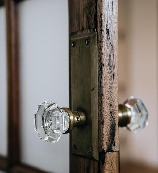 豪华套房, The Inn