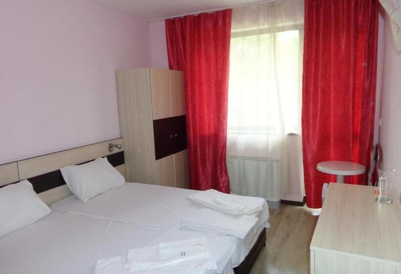 バルコニー付きシングルスタンダードルーム, къща за гости а. б. в