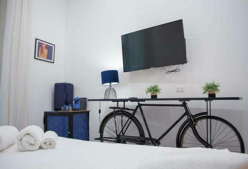 اتاق استاندارد, Blue Plebiscito