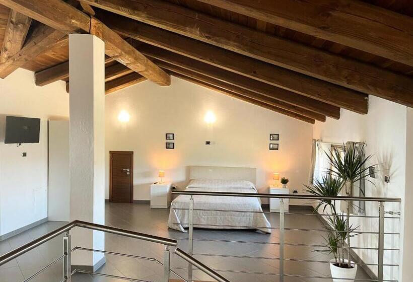 דירת פנטהאוז 1 חדרי שינה, Il Girasole Apartments