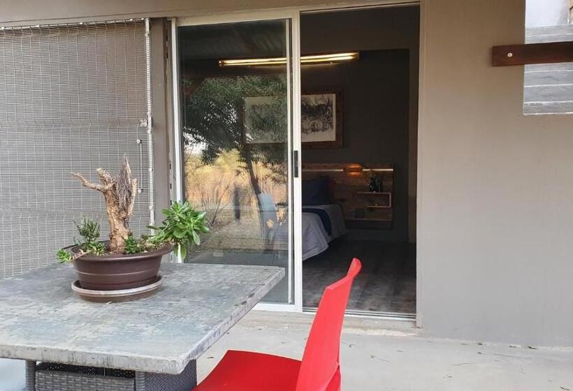 غرفة قياسية فردية, Little Forest Farm