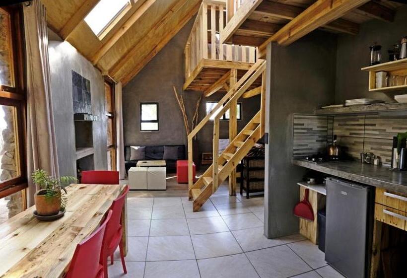 كابينة, Little Forest Farm