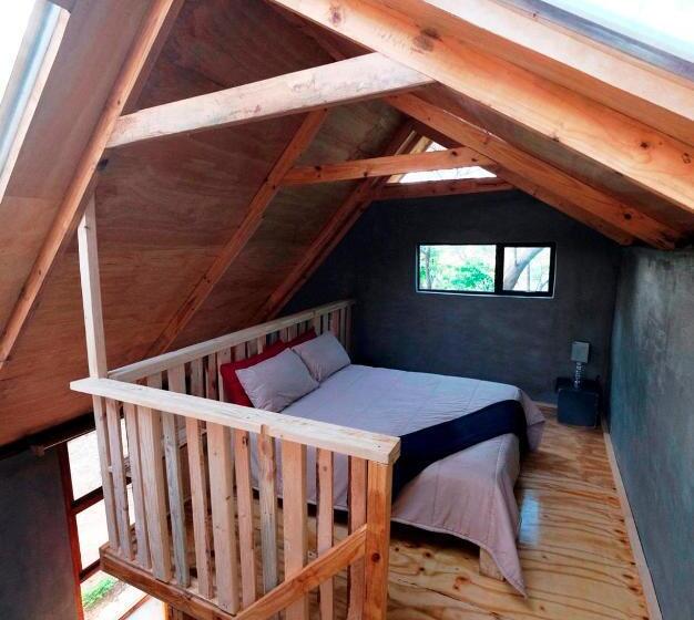 كابينة, Little Forest Farm