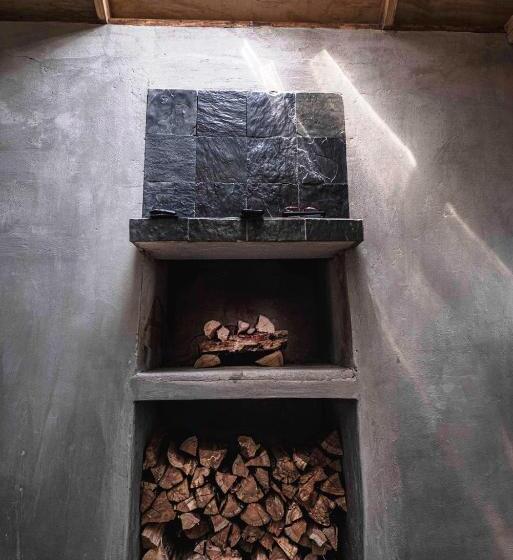 كابينة, Little Forest Farm