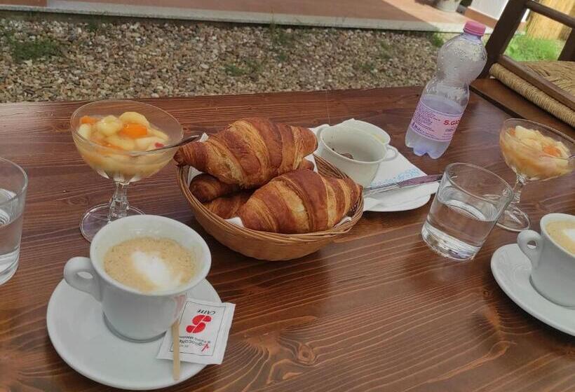 חדר סטנדרט מותאם לאדם עם מוגבלויות, Sa Teria Village   Camere Deluxe