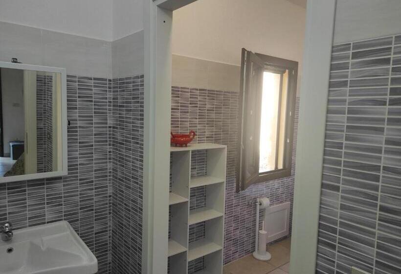 חדר סטנדרט מותאם לאדם עם מוגבלויות, Sa Teria Village   Camere Deluxe