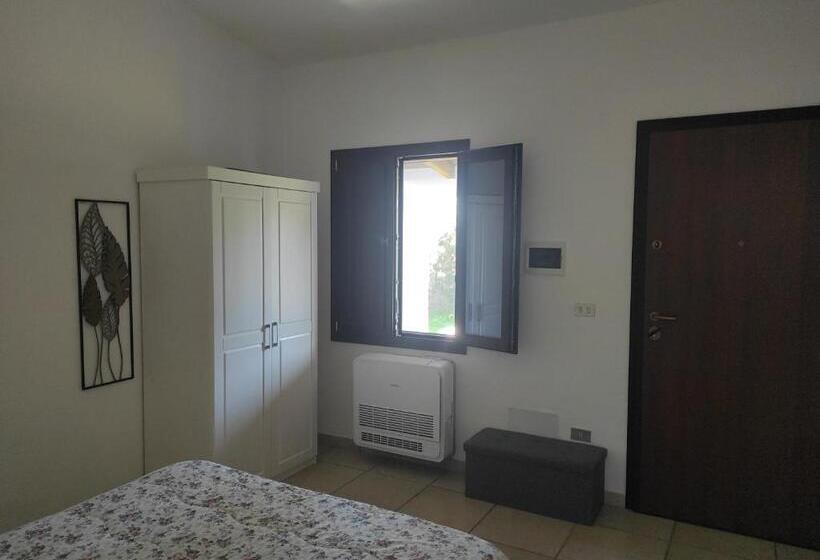 חדר סטנדרט מותאם לאדם עם מוגבלויות, Sa Teria Village   Camere Deluxe