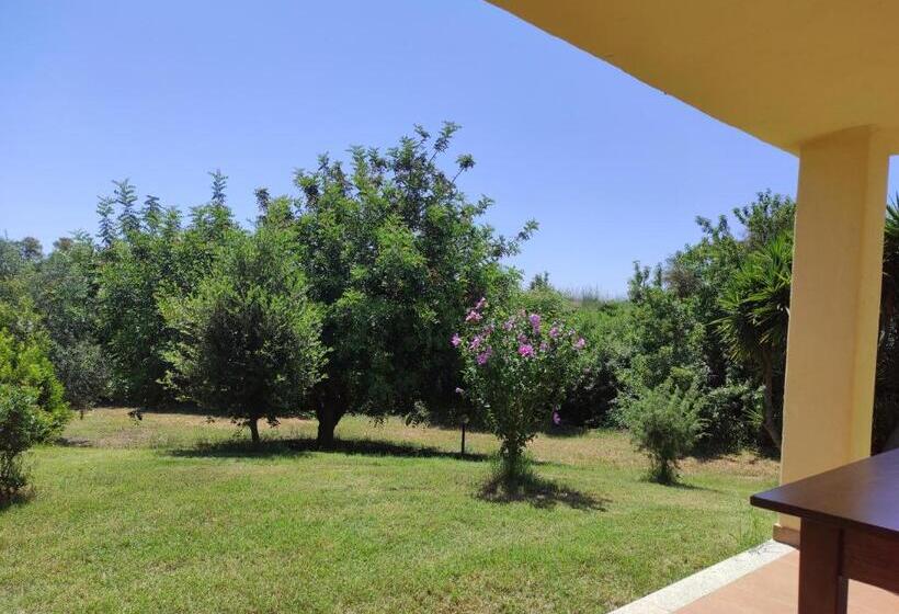 חדר קלאסי לארבעה, Sa Teria Village   Camere Deluxe