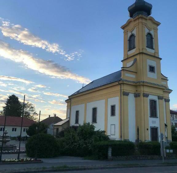 חדר סופריור, Notarius Vendégház