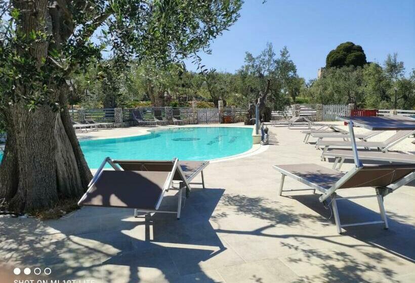 اتاق استاندارد سه تخته با چشم‌انداز استخر, Agriturismo Passione Natura