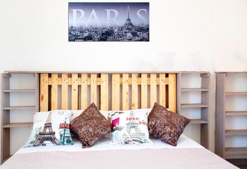 اتاق استاندارد سه تخته با چشم‌انداز استخر, Agriturismo Passione Natura